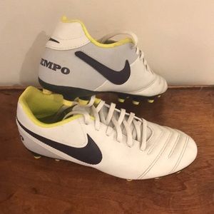 Nike Tiempo Cleats size 7.5
